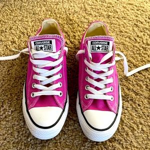 Rare PINK CONVERSE! Size 6.5